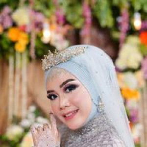 Anis Fatmawati profile icon