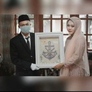 Dhewi Maharani profile icon