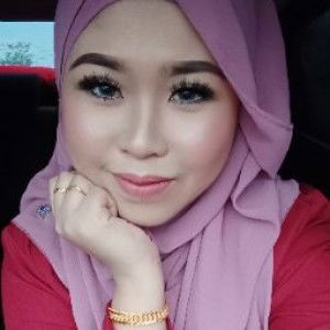 Ieza Qhaliesya profile icon