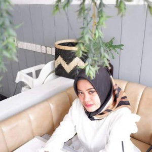 Kurnia Dewi profile icon