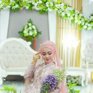 Dhevy Fhitriyaa R. profile icon