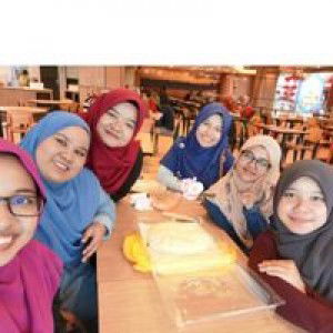 Amira Zahari profile icon