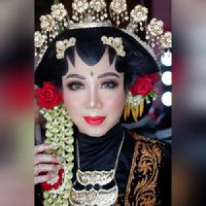 Eva Juniyanti profile icon