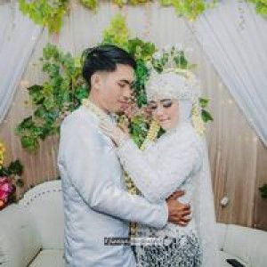 Yunia Hardiyanti profile icon