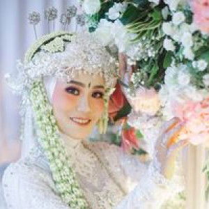 Eka Putri Agustiani profile icon