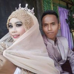 Aeniie Solihin profile icon