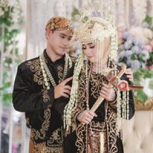 Ayunovia Shofaati profile icon