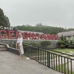 Zeni Nurmala Sari profile icon