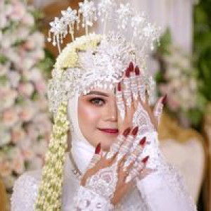 Siti Nur Inayah profile icon