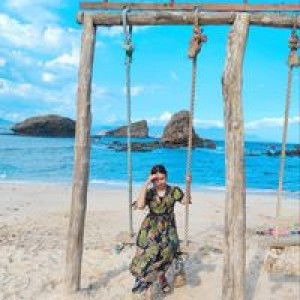 IndahSari profile icon