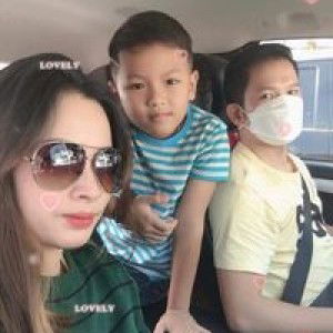 NongToey Kanchana profile icon