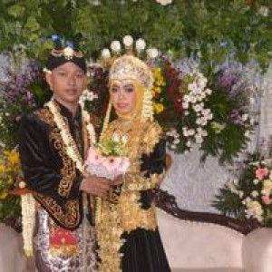 Dyah Prathiwi profile icon