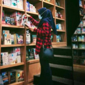 adira umar profile icon