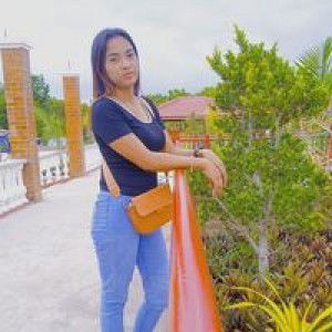 Mhay De Castro Robles profile icon