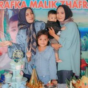 Lya Juliana profile icon