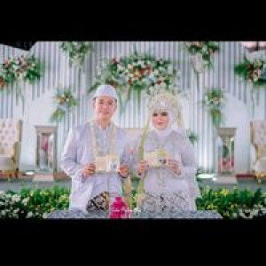 Reni Azizah profile icon