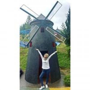 AdeLiya Suprihatin profile icon