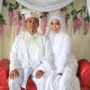 Desy Agustia profile icon