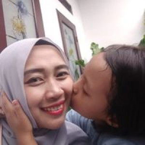 Adibah Putri Huriyah profile icon