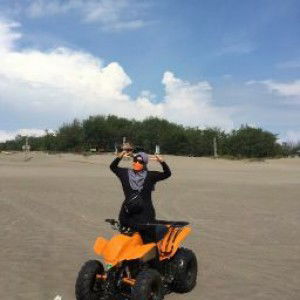 Nur Azizah profile icon