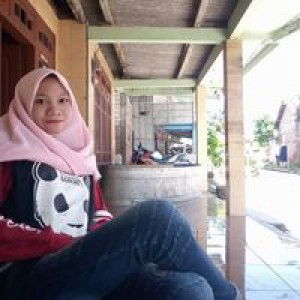 Nur Cholifah profile icon