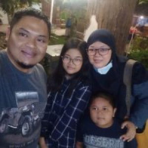 Yuni Sri Suhartini profile icon