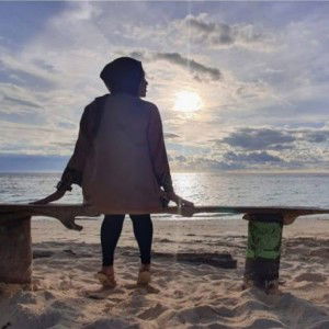 Novita Indryanti Adam profile icon