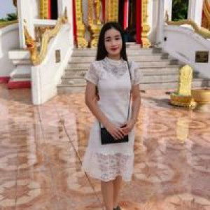 พลอย เเว่น. profile icon