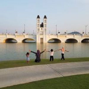 Siti Maisarah profile icon