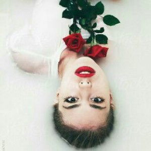 elga luthfianna dwitasari profile icon