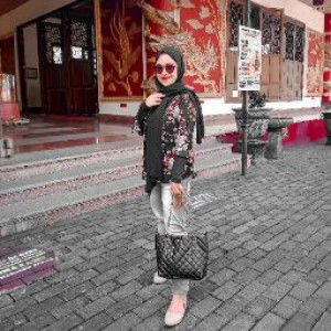 Adela Bunga profile icon