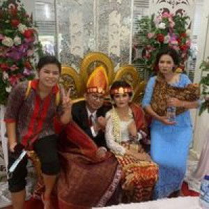 Dewi Damanik profile icon