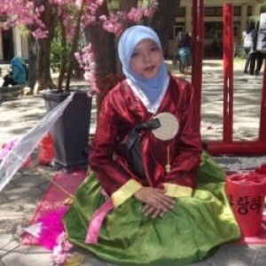 Dewi Khoirunnisa profile icon