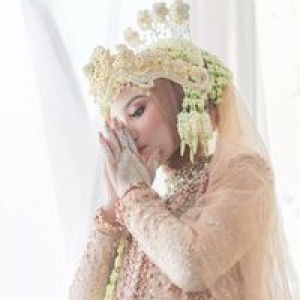 Umi Azizah Nur Amalia profile icon