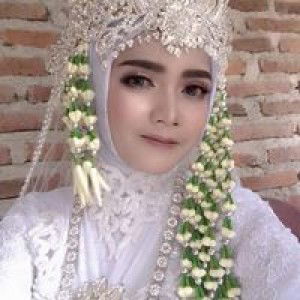 Dewi Andry profile icon