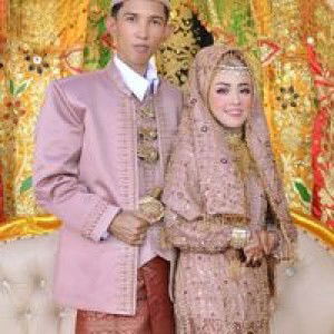 Dwi Rezika Gustina profile icon