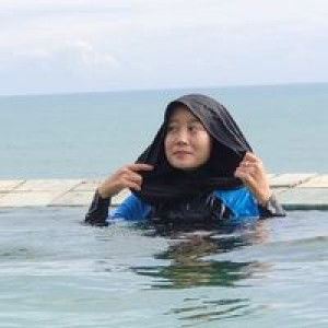 Reni Suciati profile icon