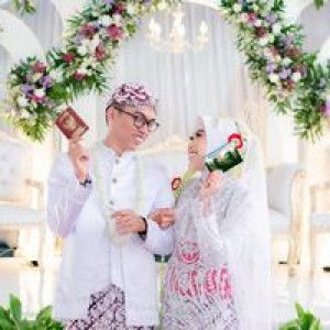 Ratna Enno Maruti profile icon