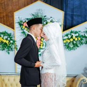 Anik rahmasari profile icon