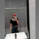 โลกสี ดำ profile icon