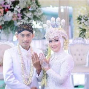 Ade Margiyanti profile icon