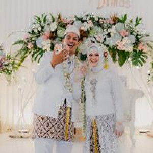 Oktavia Nur Cahyati profile icon