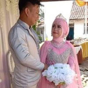 Erni Komala Wati profile icon