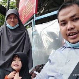 Emy Indah profile icon