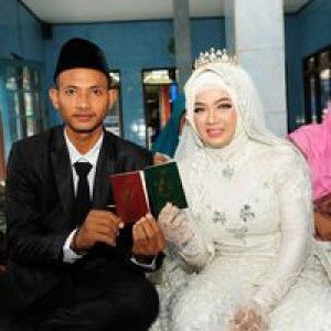 Devi Yulianti profile icon