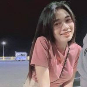 พลอย พลอย profile icon