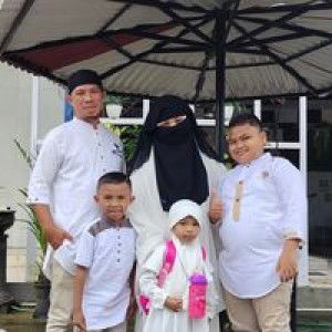 Indah Rahmawaty profile icon