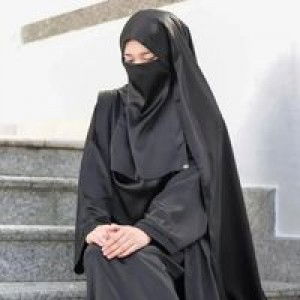 Melly Anggraeni profile icon