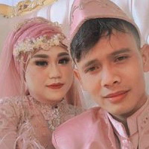 Devi Agustin profile icon