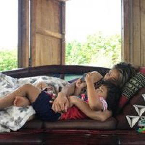 อำพันธ์ มีกรอบทอง profile icon